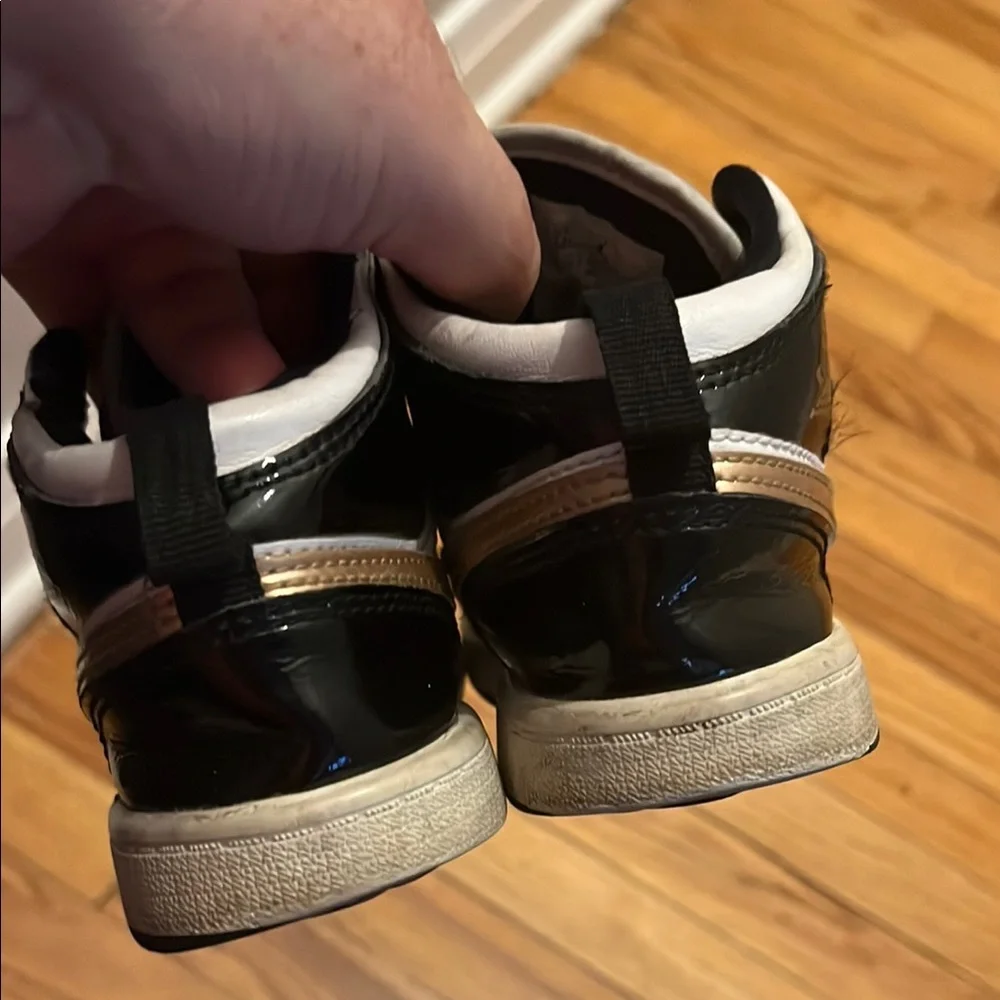 Nike stylish black
